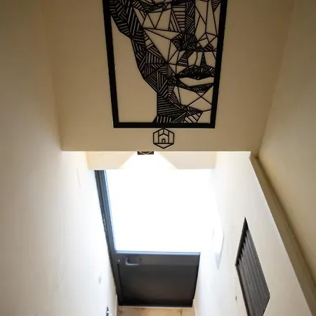 Geometric Art Penzion Bari