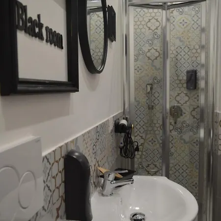 Geometric Art 4* בארי