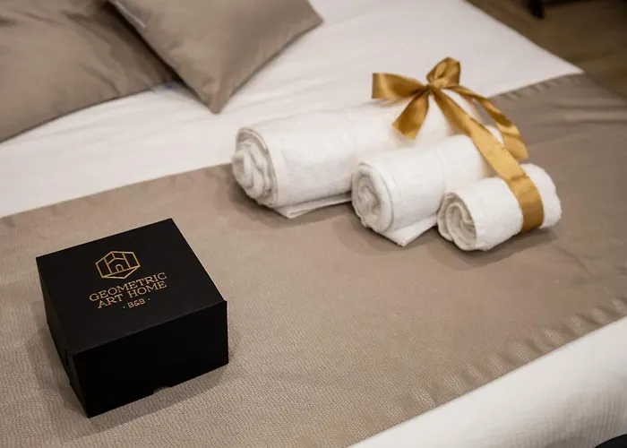 Geometric Art 3* Bari