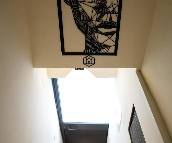 Geometric Art Pensiune Bari